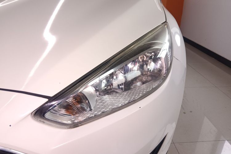 福特 福克斯 2015款 两厢 1.6L 自动风尚型局部细节36