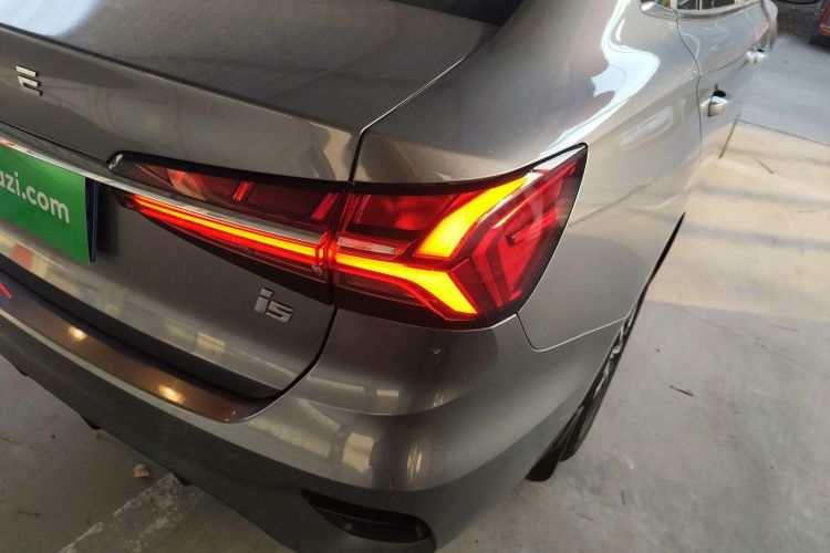 荣威i5 2021款 1.5L 手动钻石版车身外观9