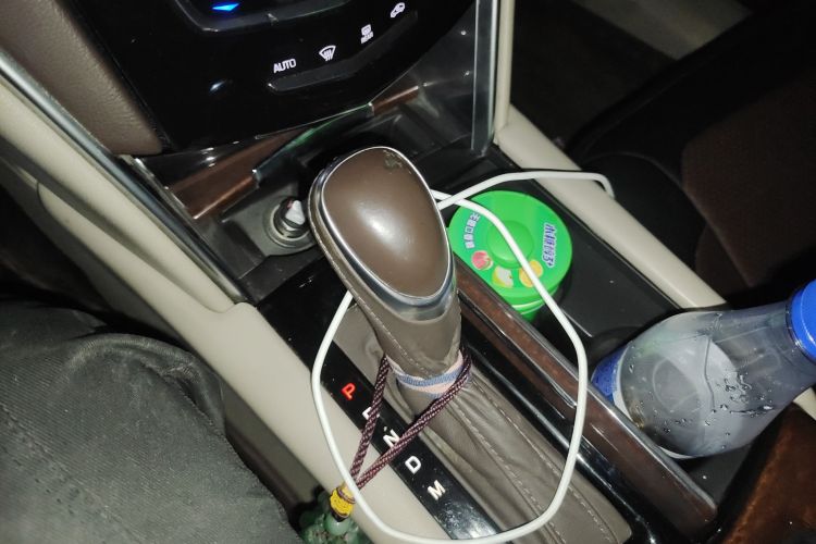 凯迪拉克XTS 2016款 28T 技术型中控内饰18