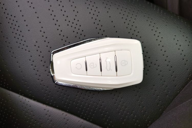 吉利汽车 2022款 博越X 1.8TD DCT智慧型中控内饰7001