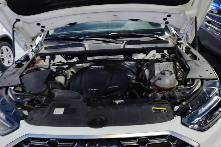 奥迪Q5L 2022款 45T 豪华动感型机舱底盘24