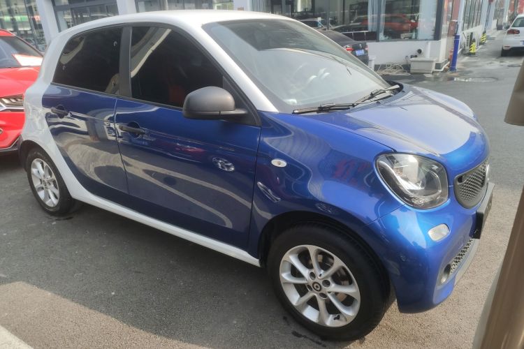 smart forfour 2018款 1.0L 52千瓦灵动版车身外观6002
