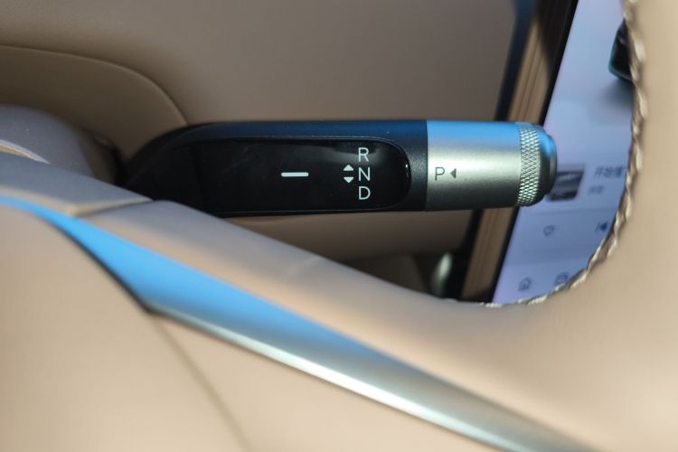 乐道L90 2025款 Max 六座版中控内饰18