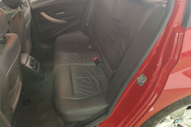 宝马3系 2014款 320i 时尚型中控内饰7004