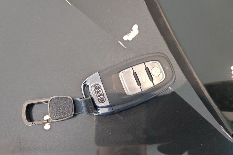 奥迪Q2L e-tron 2019款 Q2L e-tron 纯电智酷型中控内饰7001