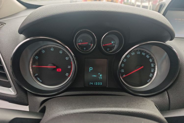 别克 昂科拉 2014款 1.4T 自动两驱都市精英型中控内饰14