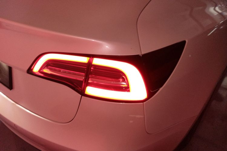 特斯拉 Model 3(进口) 2019款 长续航后驱版车身外观9