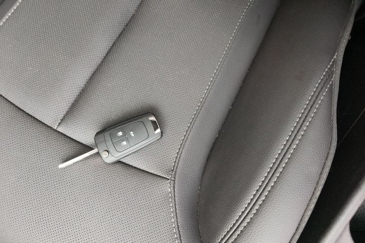 别克 英朗 2021款 改款 1.3T 自动轻混动精英型中控内饰11