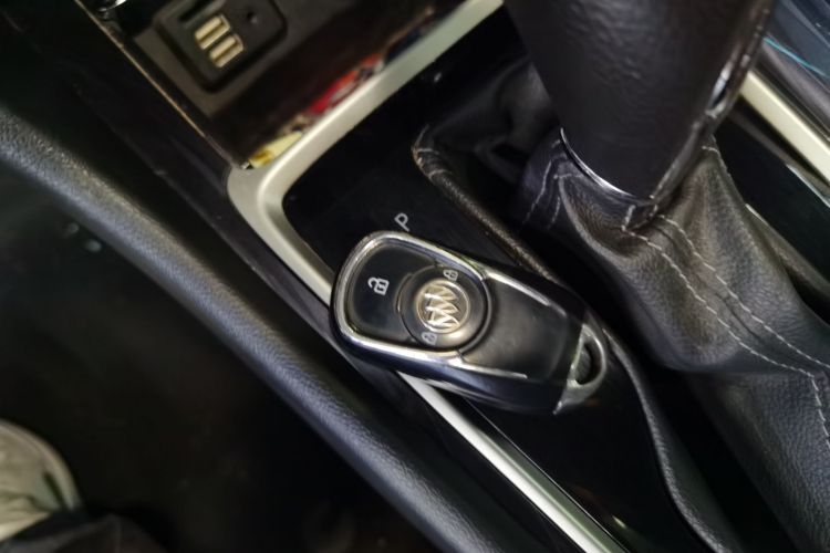 别克GL6 2019款 18T 6座互联豪华型 国V中控内饰7001