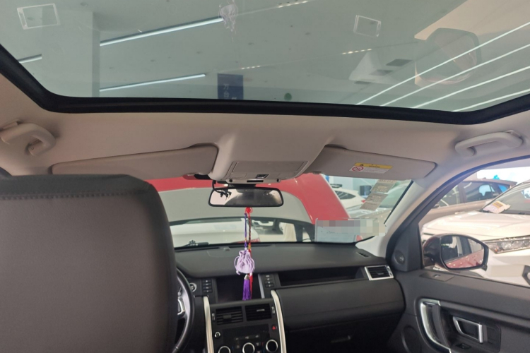 路虎 发现神行 2017款 2.0T SE中控内饰22