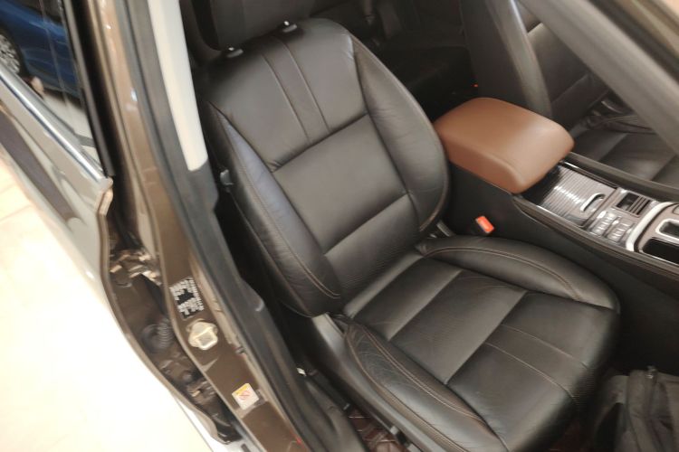 广汽传祺 传祺GS8 2017款 320T 两驱豪华智联版（七座）局部细节41