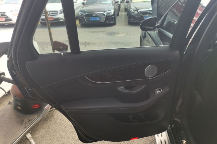 奔驰GLC 2019款 GLC 260 L 4MATIC 豪华型中控内饰7008
