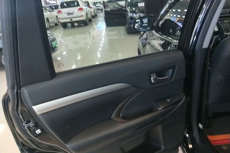 丰田 汉兰达 2015款 2.0T 四驱豪华版 7座中控内饰49