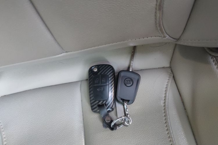 别克 英朗 2019款 15T 双离合互联精英型 国VI中控内饰11