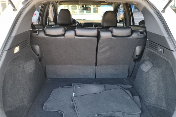 本田XR-V 2020款 1.5L CVT经典版机舱底盘23