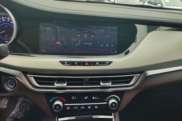 长安 逸动 2018款 1.6L GDI 手动领尚型中控内饰16
