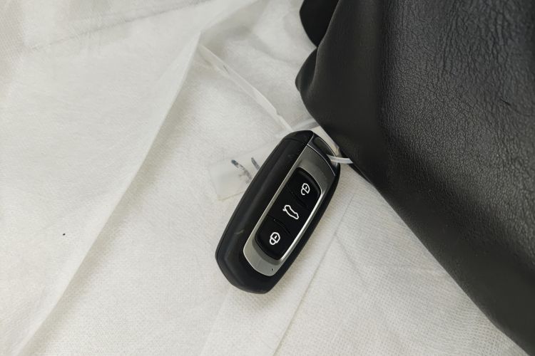 吉利银河 熊猫 2025款 210km 元气熊中控内饰7001