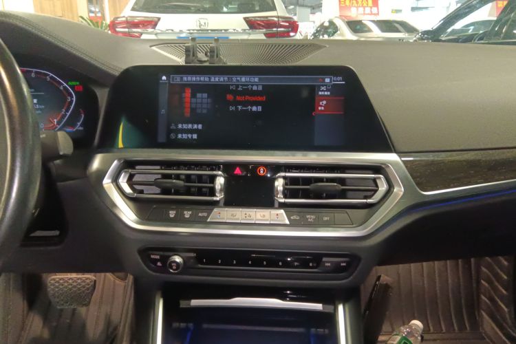 宝马3系 2022款 325Li M运动套装中控内饰16