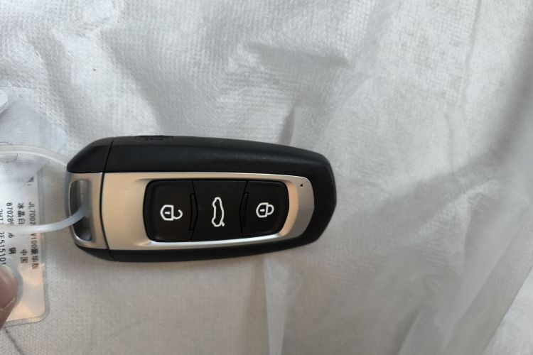 吉利银河 熊猫 2025款 210km 元气熊中控内饰7001