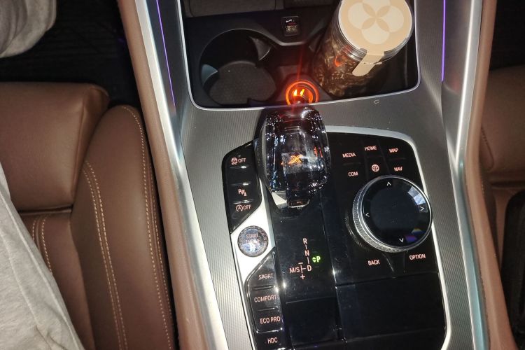 宝马X6 2022款 xDrive30i M运动套装中控内饰18