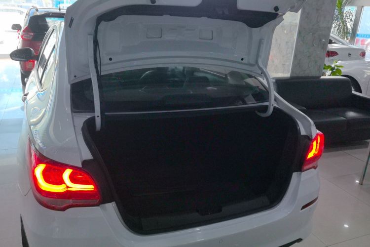 雪佛兰 科沃兹 2019款 320 自动欣悦版机舱底盘23