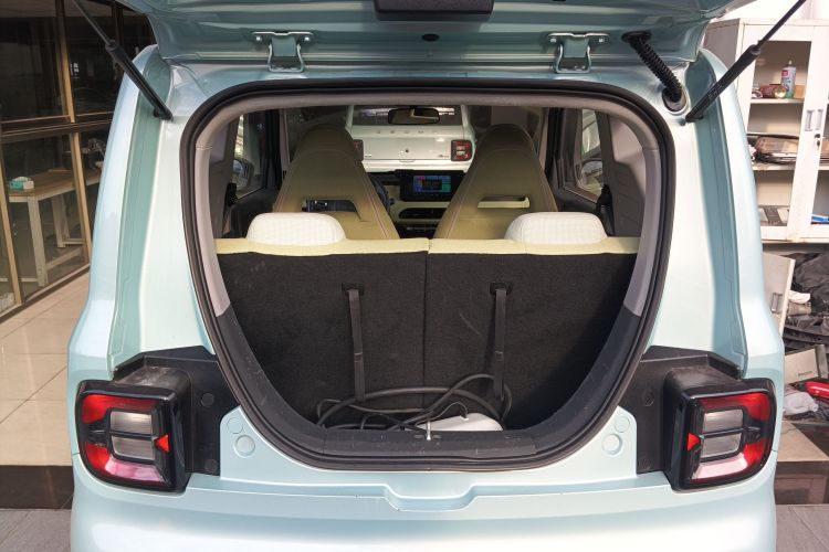 吉利银河 2023款 熊猫mini 200km 耐力熊机舱底盘23