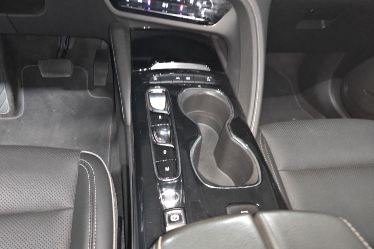 别克 2022款 昂科威S 552T 两驱豪华型中控内饰16