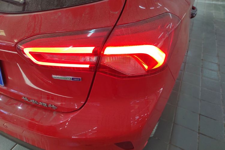 福特 福克斯 2020款 两厢 EcoBoost 180 自动ST Line车身外观6006