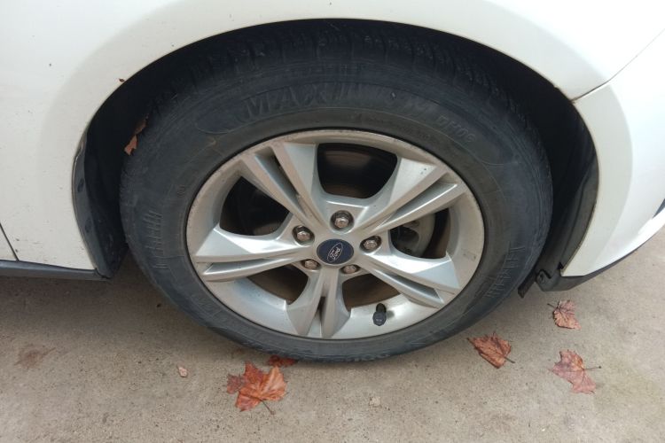 福特 福克斯 2015款 三厢 1.6L 手动舒适型车身外观6007