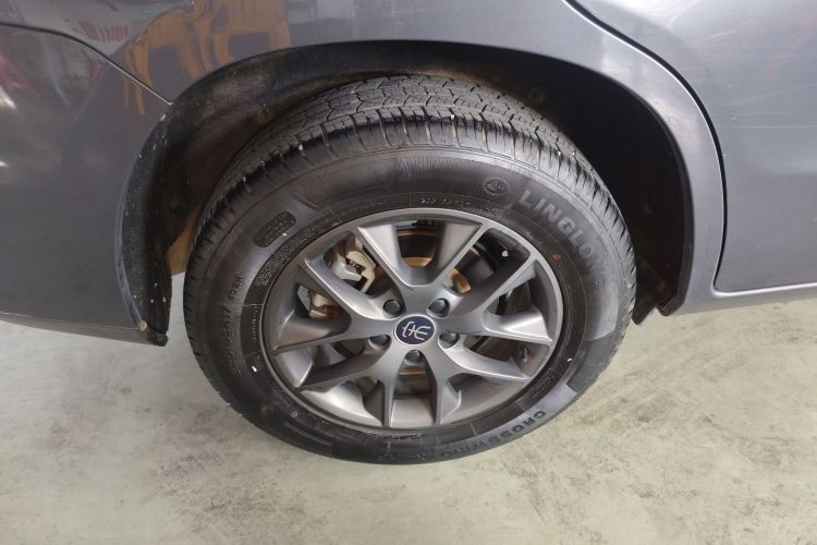 比亚迪 宋 2020款 经典版 1.5T 自动精英型车身外观6008