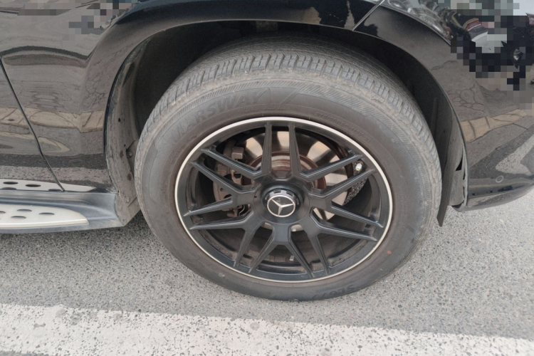 奔驰GLS 2018款 GLS 320 4MATIC车身外观10