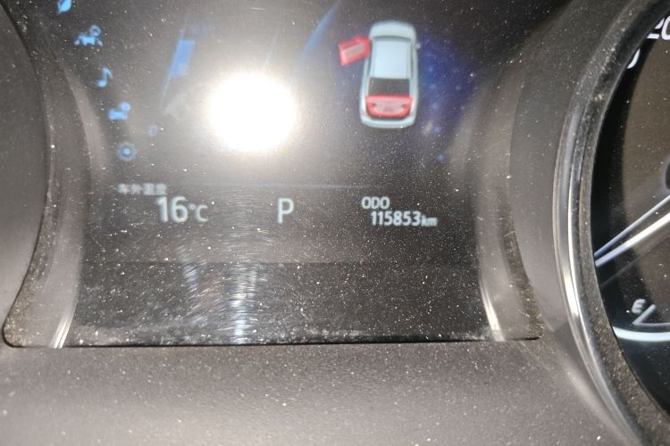 丰田 凯美瑞 2018款 2.0G 豪华版中控内饰15