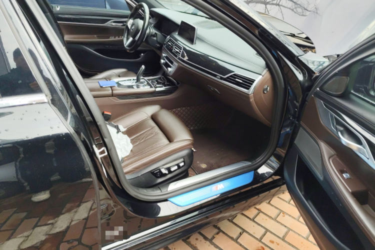 宝马7系 2019款 730Li M运动套装局部细节9005