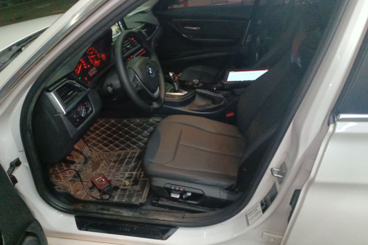 宝马3系 2017款 320Li 时尚型中控内饰19