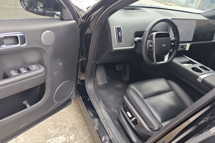 理想汽车 理想L7 2023款 Air中控内饰20