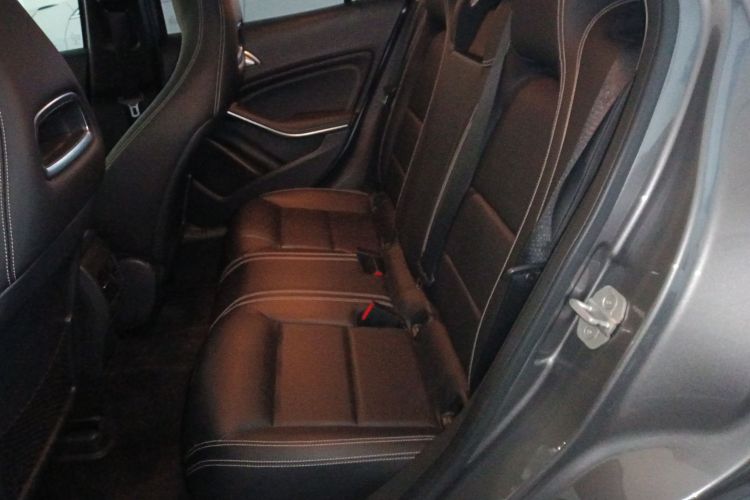 奔驰GLA 2015款 GLA 200 时尚型中控内饰7004