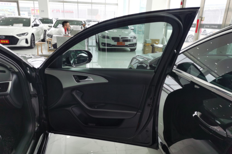 奥迪A6L 2016款 45 TFSI quattro 运动型中控内饰42