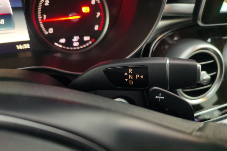 奔驰GLC 2016款 GLC 260 4MATIC 豪华型中控内饰18