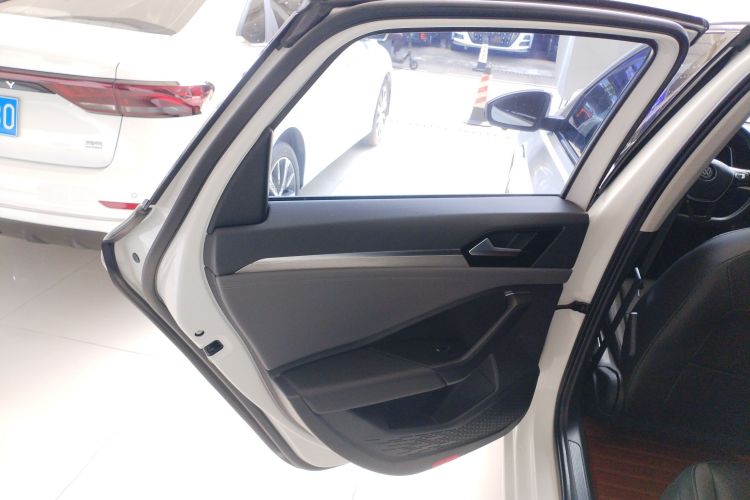 大众 速腾 2021款 200TSI 手动超越版中控内饰49