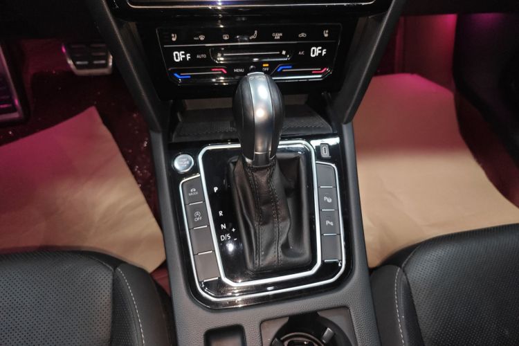 一汽-大众CC 2021款 380TSI 夺目版中控内饰18