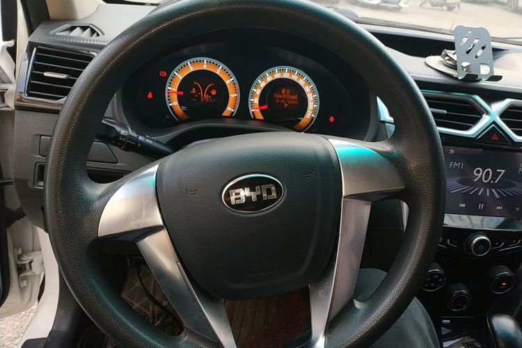 比亚迪F3 2016款 1.5L 自动豪华型中控内饰13