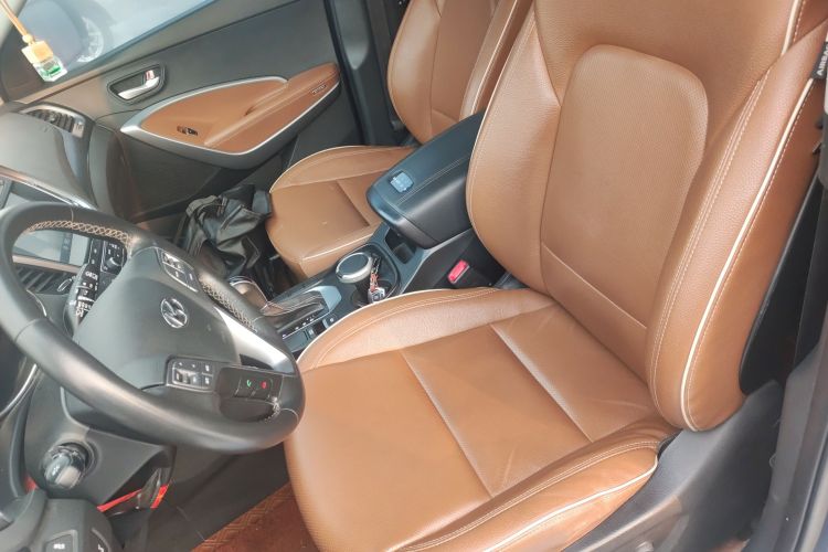 现代 胜达 2017款 2.0T 自动四驱智能型 7座局部细节19