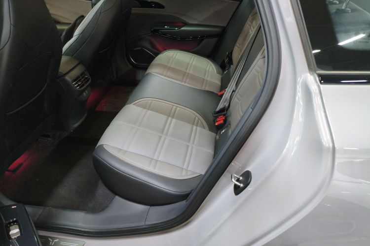 红旗EH7 2024款 690 Pro中控内饰21