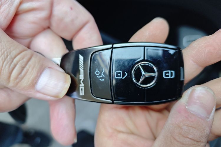 奔驰GLE AMG 2022款 AMG GLE 53 4MATIC+中控内饰7001