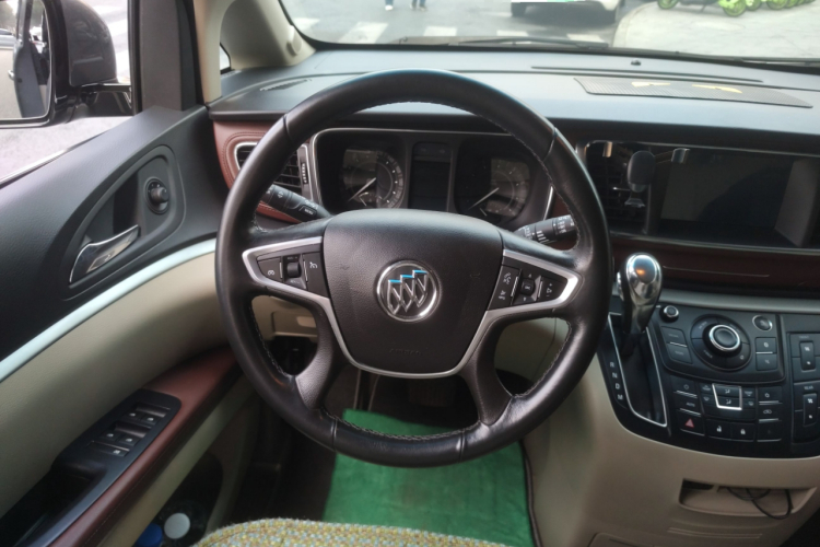 别克GL8 2017款 25S 豪华型 国V中控内饰13