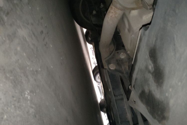 宝马3系 2014款 320i 时尚型局部细节9009