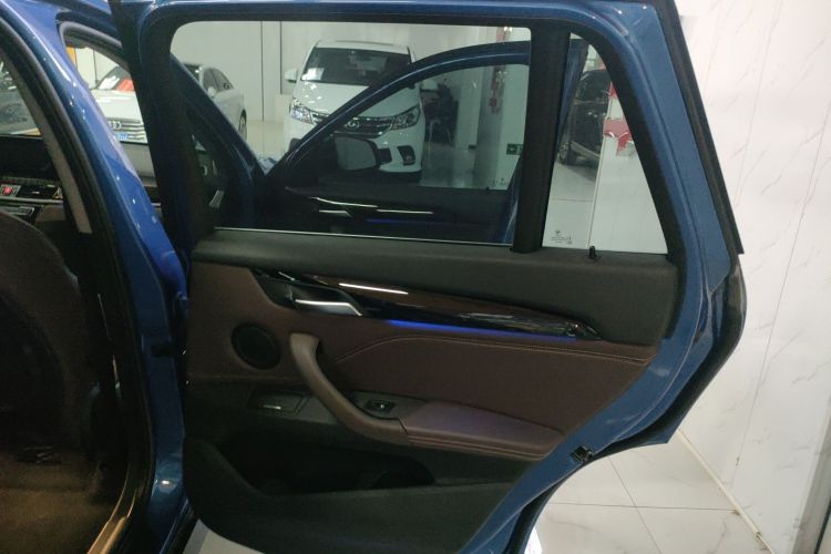 宝马X1 2020款 sDrive25Li 领先型中控内饰45