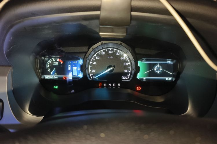 福特 撼路者 2017款 2.0T 汽油自动四驱豪华版 5座中控内饰14