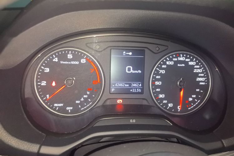 奥迪Q2L 2021款 35 TFSI 时尚动感型中控内饰14