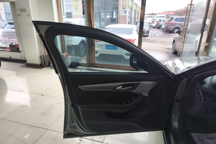 凯迪拉克CT5 2023款 28T 豪华型（标准版）中控内饰7007